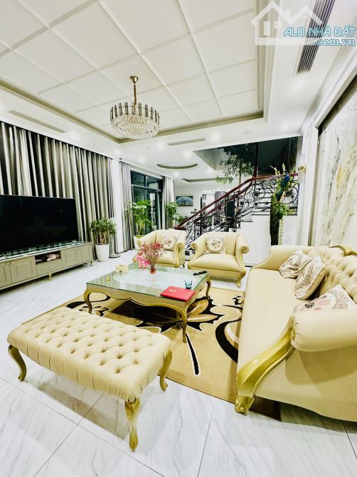 BÁN GẤP LIỀN KỀ 100M2 5 TẦNG FULL NỘI THẤT, TRỤC ĐƯỜNG 19M KINH DOANH SẦM UẤT, VỈA HÈ