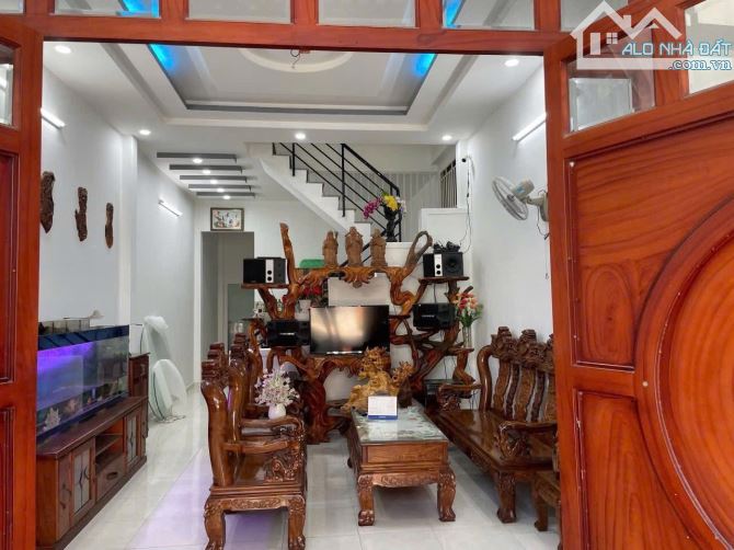 Nhà HOÀN CÔNG Phú Lợi : DT. 4.5 x17 tc 60m 3pn 2wc nhà full nội thất