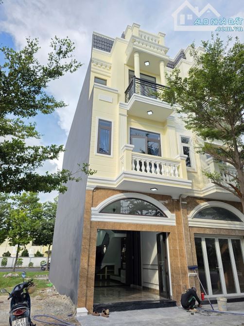 5Tỷ TL🔥Bán nhà ĐẸP KDC gần Vincom 2,5km, p.Tân Đông Hiệp, Tp.Dĩ An