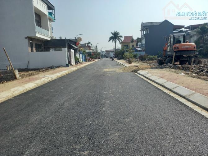 Đất ven biển xay biệt thự 200m2 ngang 10m view sân gorl tại Đoàn Kết , Đồ Sơn.