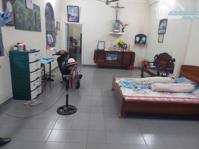 BÁN NHÀ 2 MẶT TIỀN HẺM Ô TÔ HUYỀN TRÂN CÔNG CHÚA