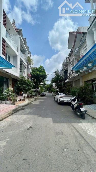 CẶP NỀN HIẾM 8 TỶ VỊ TRÍ ĐẸP ĐẦU ĐƯỜNG B2 KDC HƯNG PHÚ 1 TP CẦN THƠ