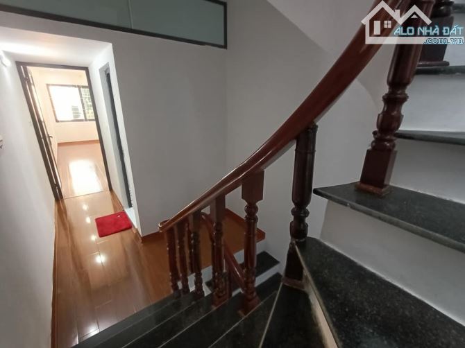 TRẦN KHÁT CHÂN, QUẬN HAI BÀ TRƯNG, 27M2,3 TẦNG, GẦN PHỐ, KINH DOANH.