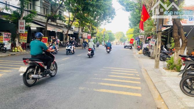 🌴 BIỆT THỰ SÂN VƯỜN MẶT TIỀN BÀU MẠC – CÔNG VIÊN TRƯỚC NHÀ – SÁT BIỂN NGUYỄN TẤT THÀNH