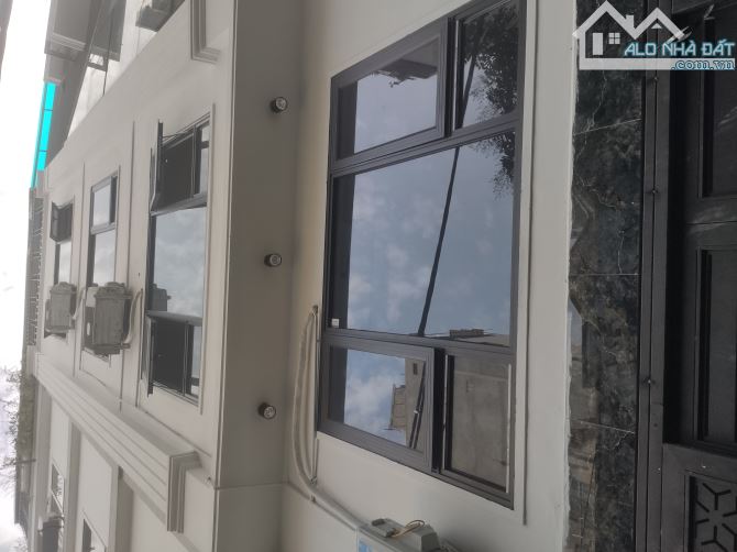Hiếm Có Khó Tìm - Nhà Xuân La, 6 Tầng Tháng Máy, MT 4.5m, Gần Ô Tô, Nhỉnh 10 Tỷ