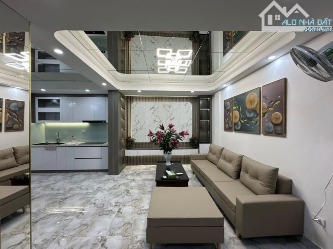BÁN NHÀ NGUYỄN LƯƠNG BẰNG ĐỐNG ĐA 40m 5T Mt 3.5m GIÁ 8.5 TỶ NGÕ THÔNG KINH DOANH.