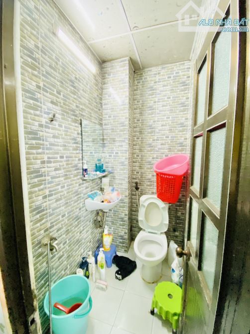 Nhà ở nhà bè chưa tới 4t mà ngân hàng cho vay được luôn hot hot quá, nhanh mới kịp ạ.