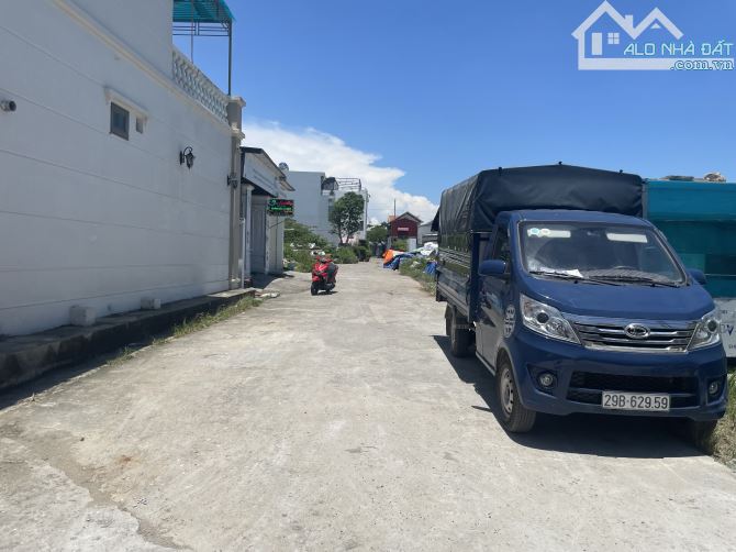 Chủ nhà cần chuyển nhượng lại lô đất 110m², hai mặt tiền,tại Trung Nghĩa