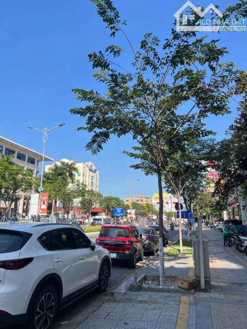 Hàng hiếm mặt tiền đường Nguyễn Văn Linh, 717m2, 200 tỷ X, Đà Nẵng