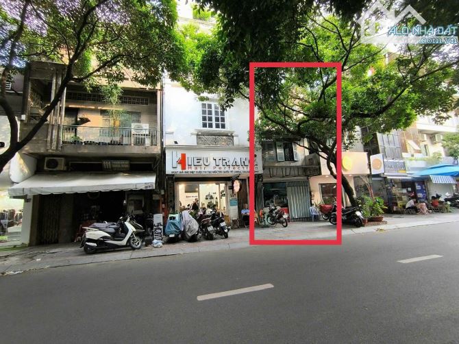MT Lê Thị Riêng, P. BT, Q.1, 4x15m, 2 lầu, 23 tỷ - chủ đang ở