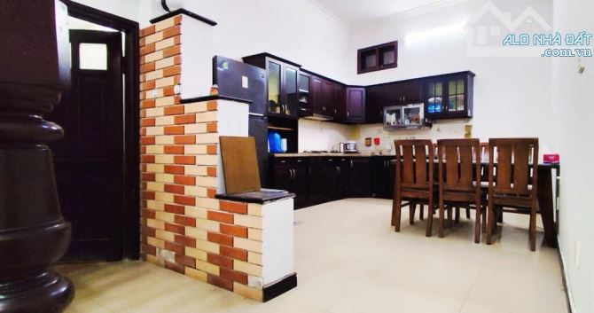 Bán nhà Ngọc Khánh, ngõ thông, thoáng trước sau, ở ngay, 55m2, 4 tầng, giá 11 tỷ