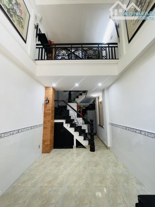 BÁN NHÀ QUẬN 3 • HẺM Ô TÔ • 40M2 - 5 TẦNG - SỔ VUÔNG VỨC - 20M RA MẶT TIỀN