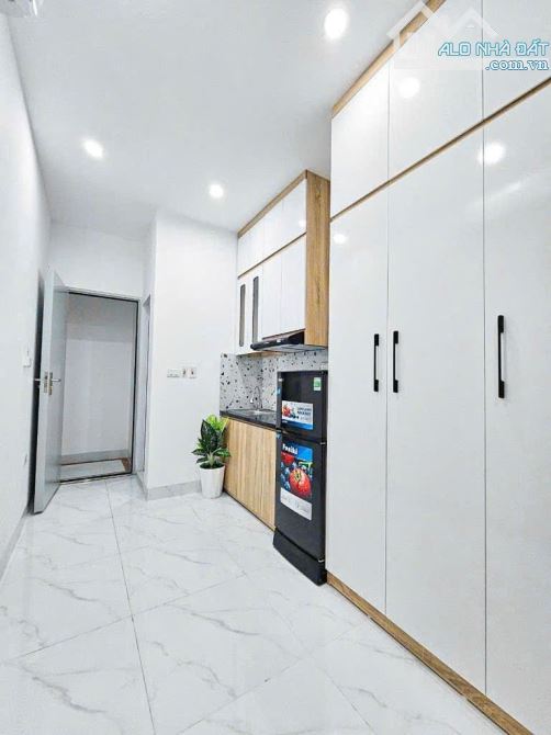 BÁN CĂN HỘ DỊCH VỤ CẦU GIẤY - VỊ TRÍ ĐẸP - 12P KHÉP KÍN - DOANH THU TỐT - 46M2, HON 11 TỶ
