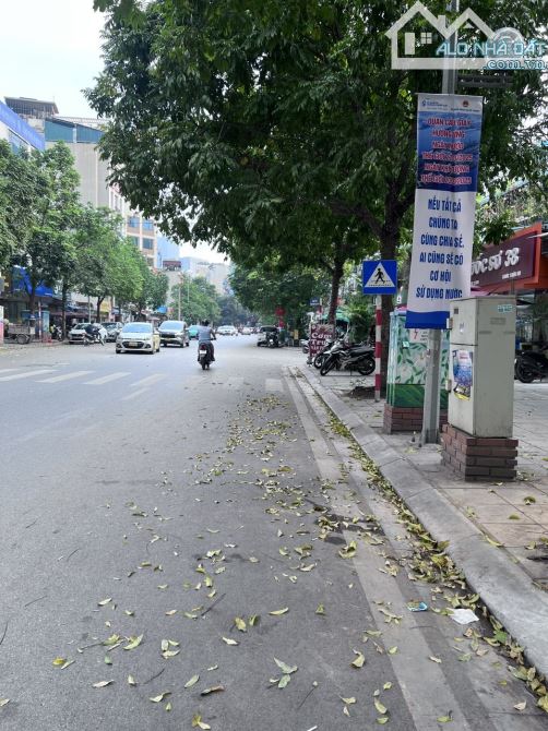 Siêu hiếm mảnh đất vàng 70m kinh doanh, gần ôtô, ngõ thông, sổ đẹp Dịch Vọng 10 tỷ hơn