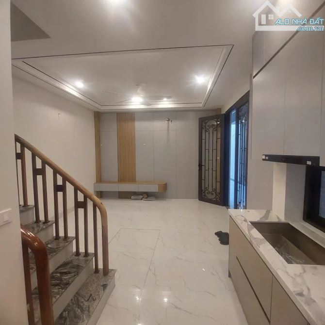 HÀNG SIÊU QUÝ HIẾM THANH AM LONG BIÊN 30M 5T MT 5M GIÁ CHÀO 4.8 TỶ