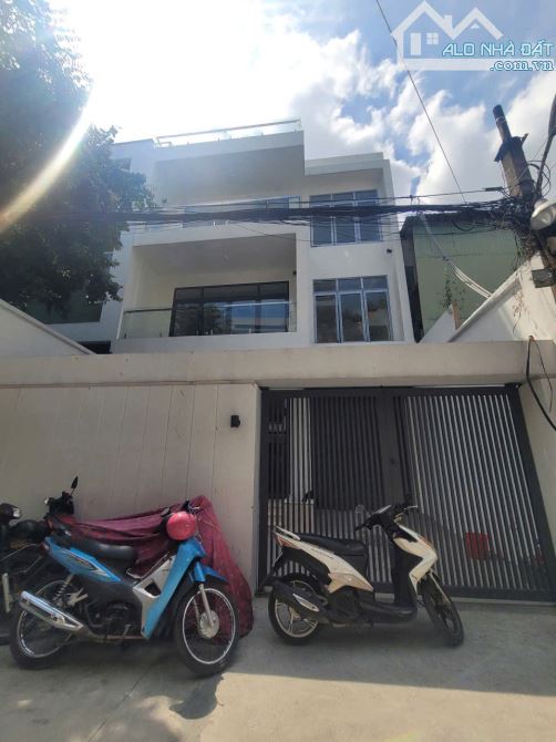 Nhà bán hẻm nội bộ 101/62B Nguyễn Chí Thanh.P9.Q5.(DT:8x20m) 3 lầu mới giá 33 tỷ TL