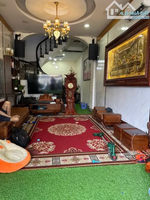 MẶT PHỐ PHÙNG KHOANG – 47M² – 5 TẦNG – VỊ TRÍ ĐẮC ĐỊA – Ô TÔ ĐỖ CỬA – KINH DOANH, Ở ĐỈNH