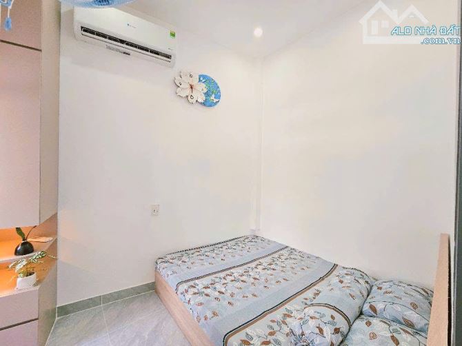 Bán nhà đường Dương Quảng Hàm, ngay sau E-mart Phan Văn Trị chỉ 2.86 tỷ