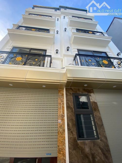 🏡 SIÊU PHẨM TINH – 40m² x 5 TẦNG – Ô TÔ NGỦ TRONG NHÀ – CHỈ 3,7 TỶ
