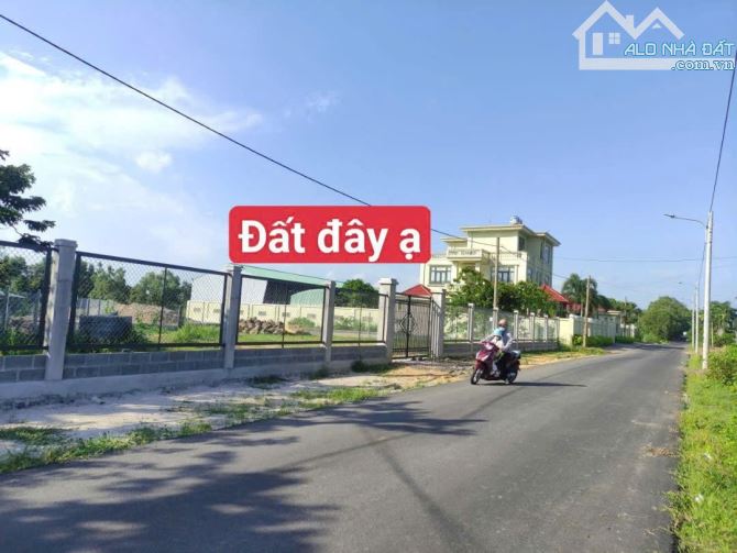 Bán lô đất mặt tiền rộng miên man 35m đường nhựa tại TT Đất Đỏ. Gần TL52 dân cư đông