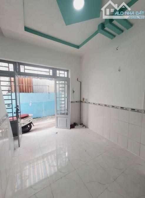 Bán nhà 3 lầu Nguyễn Hồng Đào thông ra Trường Chinh P.13 Tân Bình giá 2,45 tỷ
