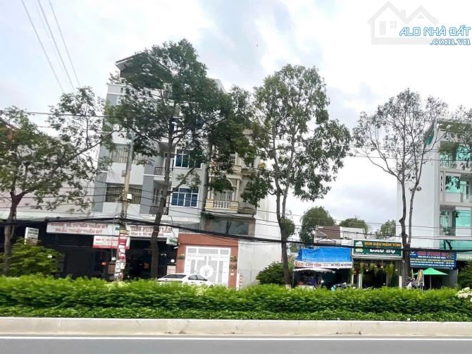 BÁN NHÀ 3 LẦU MẶT TIỀN NGUYỄN VĂN CỪ ĐOẠN KDC HỒNG PHÁT GẦN TRẦN HOÀNG NA