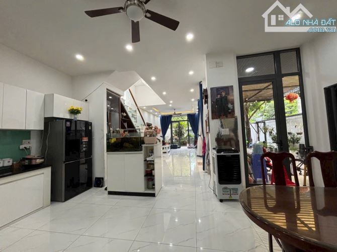 Bán biệt Thự 3 tầng Trần Kim Xuyến- Hoà Xuân- Full nội thất vô ở liền