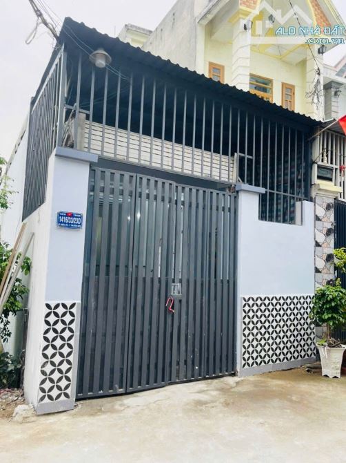 NHÀ SỔ RIÊNG Phường Dĩ An Tp HCM. * Dt 72 m2 - Thổ cư 66 m2. Hướng đông Bắc . Giá 2.85 tỷ.