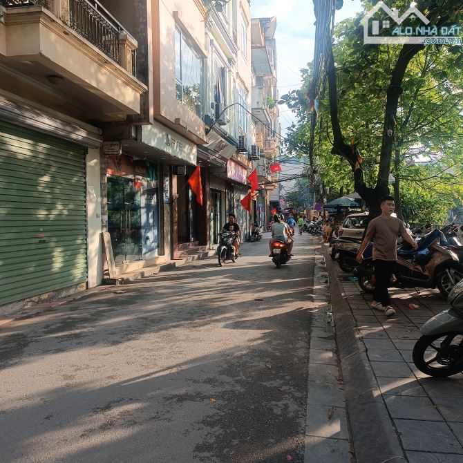 Mặt phố Kim Giang gần đại học Thăng Long 24.x tỷ, mặt tiền 7m, dòng tiền 1.5 tỷ/năm.