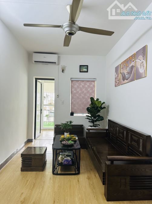 Bán tập thể Quỳnh Mai-Quỳnh Lôi sổ 45m2 sử dụng 80m2 giá 3,85 tỷ (có thương lượng)