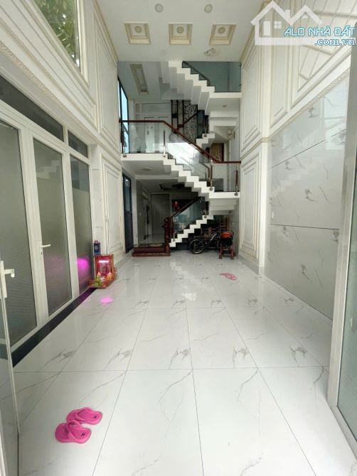 Nhà 5 tầng ôtô tới cửa  Liên Tỉnh 5 P. Bình Đông. Giá: 9,2 tỷ TL