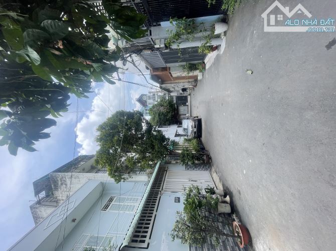 Bán nhà hẻm xe hơi Khu DreamHome, 3 tầng, 4PN, ngang 4,1m , chỉ 5 tỷ xíu