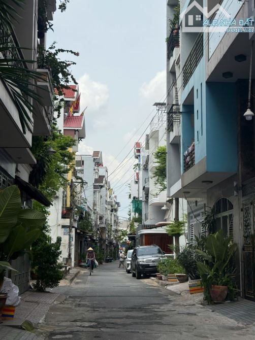 Công Viên D9, Chế Lan Viên, Q. Tân Phú, Nhà 4Tầng BTCT N.5m D.16m, HXH 6m Thẳng Trục