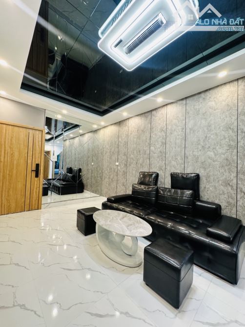 BÁN TẬP THỂ TẦNG 3 LƯƠNG ĐÌNH CỦA TRUNG TÂM QUẬN XUNG QUANH NHIỀU TIỆN ÍCH GẦN OTO.