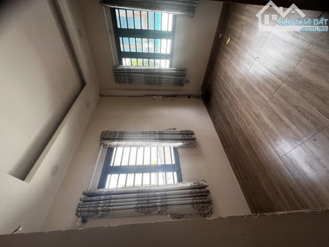 SÁT MẶT TIỀN - 5 TẦNG - 30.44 M2 - HOÀNG VĂN THỤ - PHÚ NHUẬN - VỪA Ở VỪA KINH DOANH
