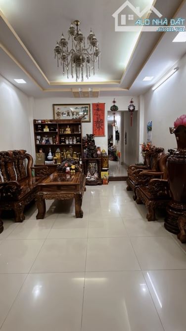 Nhà 100m2, 4 tầng, Hxh 4m thông, nội thất đẹp, khu Vip Nguyễn Văn Công Gò Vấp chỉ 12 tỷ.