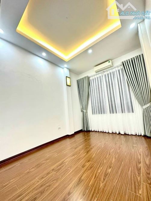 Bán Nhà Định Công – 38m² – 5 Tầng – Nội Thất Đầy Đủ – Cách Phố 50m – Giá Hơn 7 Tỷ