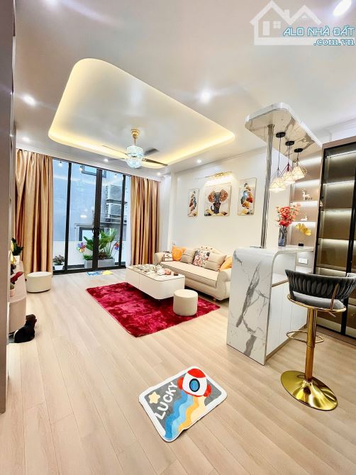 Chính chủ bán nhà Thái Hà 45m2, 6T thang máy, 5pn, mt 4,2m. Phân lô, 5 chỗ vào nhà.