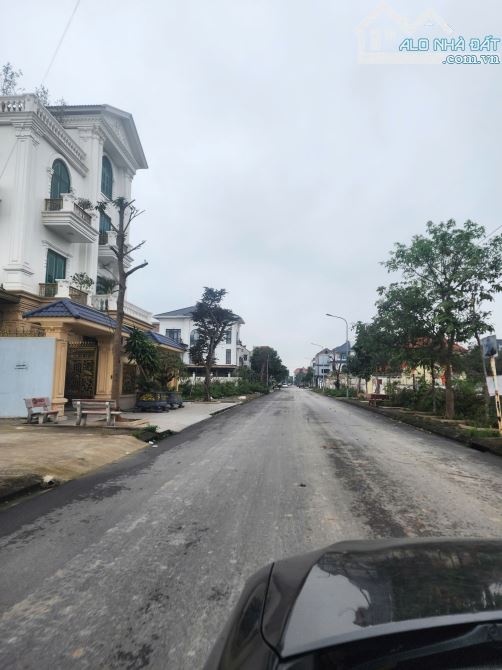 BÁN LÔ BT ĐẠI HOÀNG LONG, VÕ CƯỜNG, BN. VỊ TRÍ CHECK HỒ / DT 270M2, MT 15M / GIÁ 21,5TY - 1