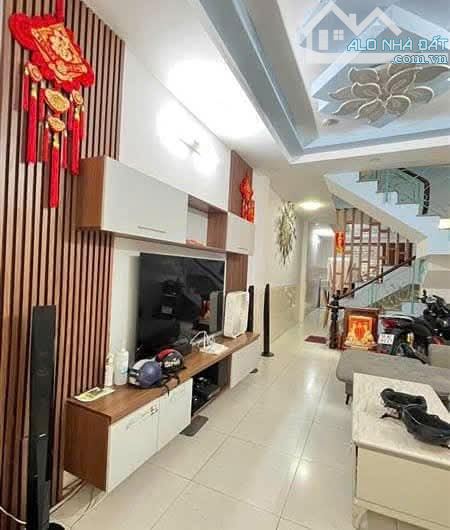 🏠 Bán nhà 3 tầng Full nội thất đường số 77 - p. Tân Quy, 4*14m, chỉ 6.x tỷ, hoàn công - 1