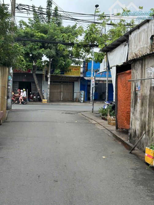 Nhà hẻm nhựa một xẹt 6m đường Hương Lộ 2, 4x10m, 1 trệt 2 lầu đúc - 1
