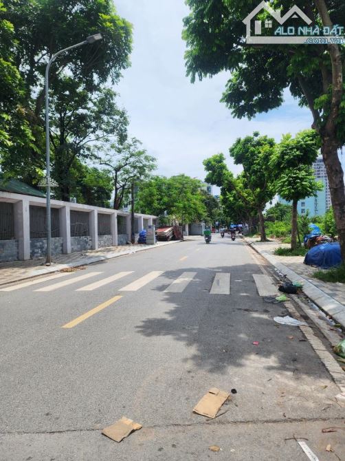💥 SỐC! NGÂN HÀNG SẮP SIẾT NỢ – BÁN GẤP TRONG TUẦN 💥 🏠 Xã Đ130m² – 5 tầng – Lô góc 26 tỷ - 1