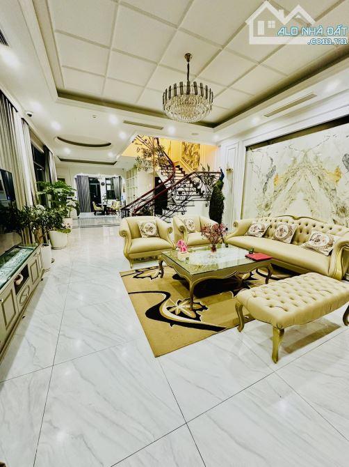 BÁN GẤP LIỀN KỀ 100M2 5 TẦNG FULL NỘI THẤT, TRỤC ĐƯỜNG 19M KINH DOANH SẦM UẤT, VỈA HÈ - 1