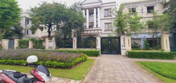 Bán biệt thự cao cấp Ciputra Nguyễn Hoàng Tôn 300 m² – mặt tiền 12 m – vị trí VIP - 1