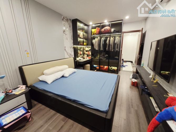 🌟 SIÊU PHẨM GIANG BIÊN – NỘI THẤT ĐẸP – Ô TÔ ĐỖ CỬA 🌟 💰 Giá chỉ 6 tỷ – Sổ đỏ đẹp - 1