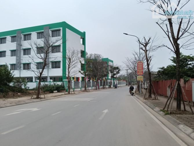 🌟 BÁN BIỆT THỰ 5 TẦNG GIA LÂM HÀ NỘI – 200M² ĐẤT, 603M² SÀN – VIEW THOÁNG - VF6 TRÁNH - 1