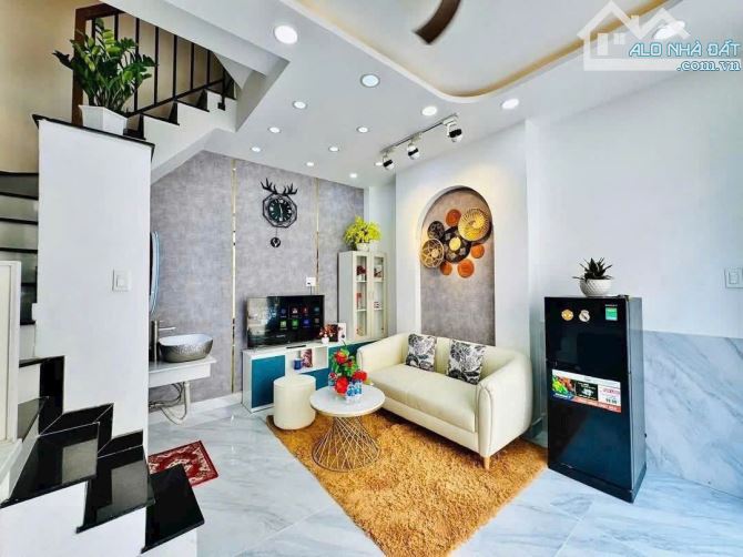 hẻm xe hơi nhà 3 tầng mái đúc full nội thất về ở ngay giá chỉ 3.89 tỷ chốt nhanh - 1
