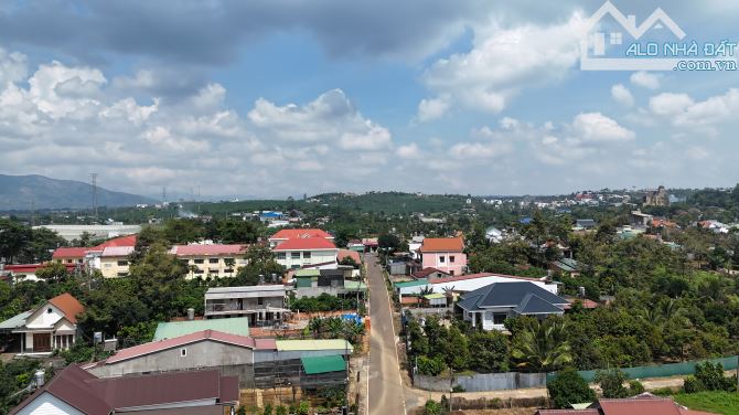 Bán đất mặt tiền đường Nguyễn Biểu,Phường B