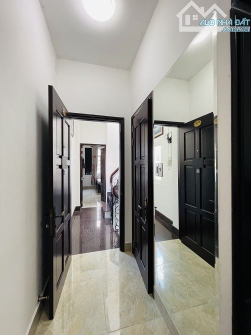 BÁN NHÀ QUẬN 3 • HẺM Ô TÔ • 40M2 - 5 TẦNG - SỔ VUÔNG VỨC - 20M RA MẶT TIỀN - 1