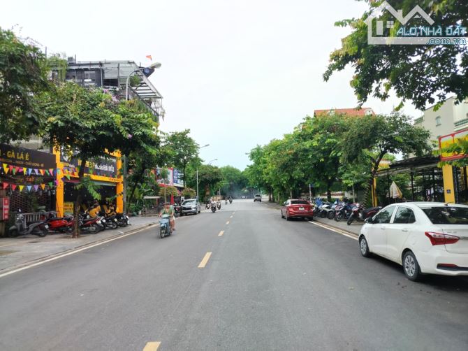 Bán nhà Đường đôi Đào Đình Luyện, Cổng Vinhome 50m, 5 Tầng, MT 5.2M, hơn 10 Tỷ - 1